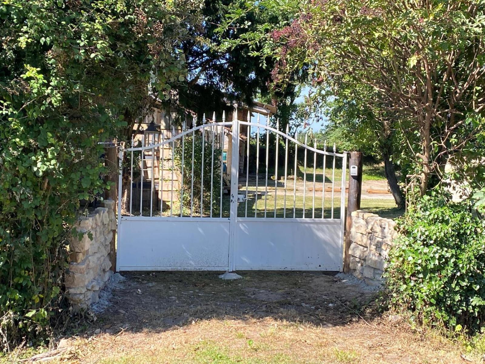 Vila Les Anges Bleus Chavannes-Sur-Reyssouze Exteriér fotografie